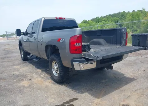 1GCHK236X8F106036